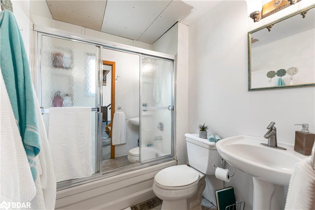 139 Hull'S Rd Road, North Kawartha Twp, ON - Indoor Photo Showing Bathroom