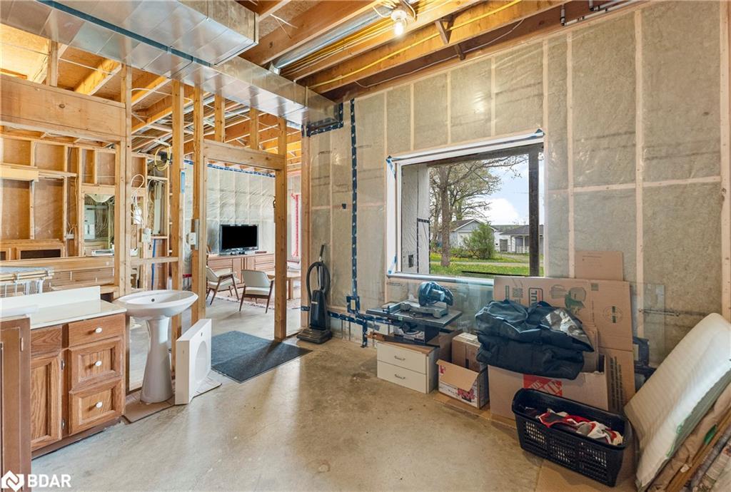 139 Hull'S Rd Road, North Kawartha Twp, ON - Indoor Photo Showing Basement