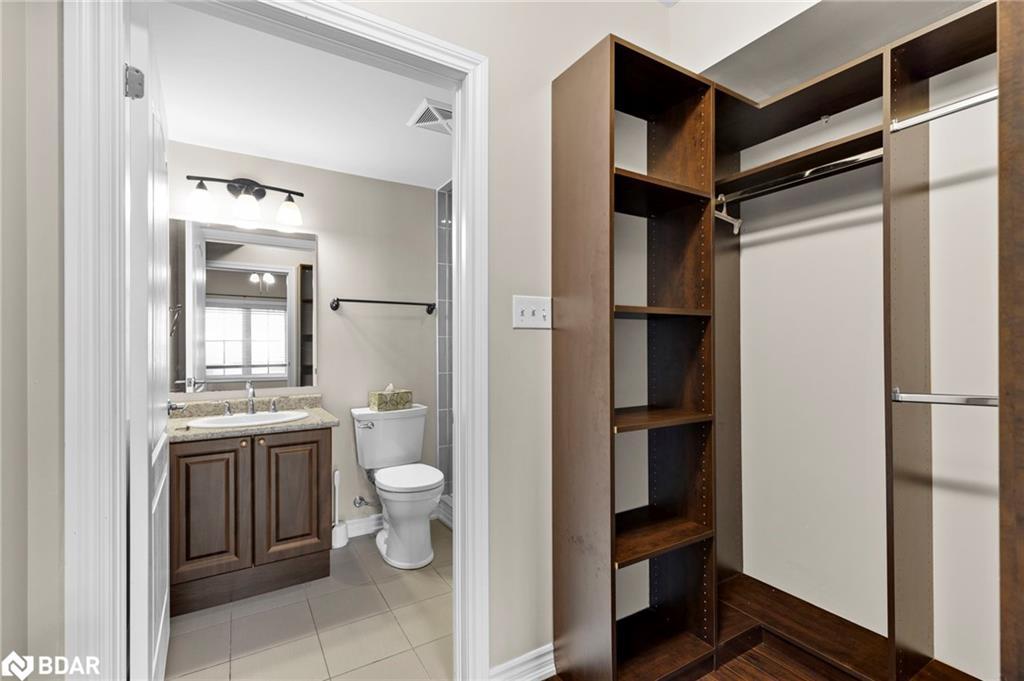 106-39 Ferndale Drive S, Barrie, ON - Indoor Photo Showing Bathroom