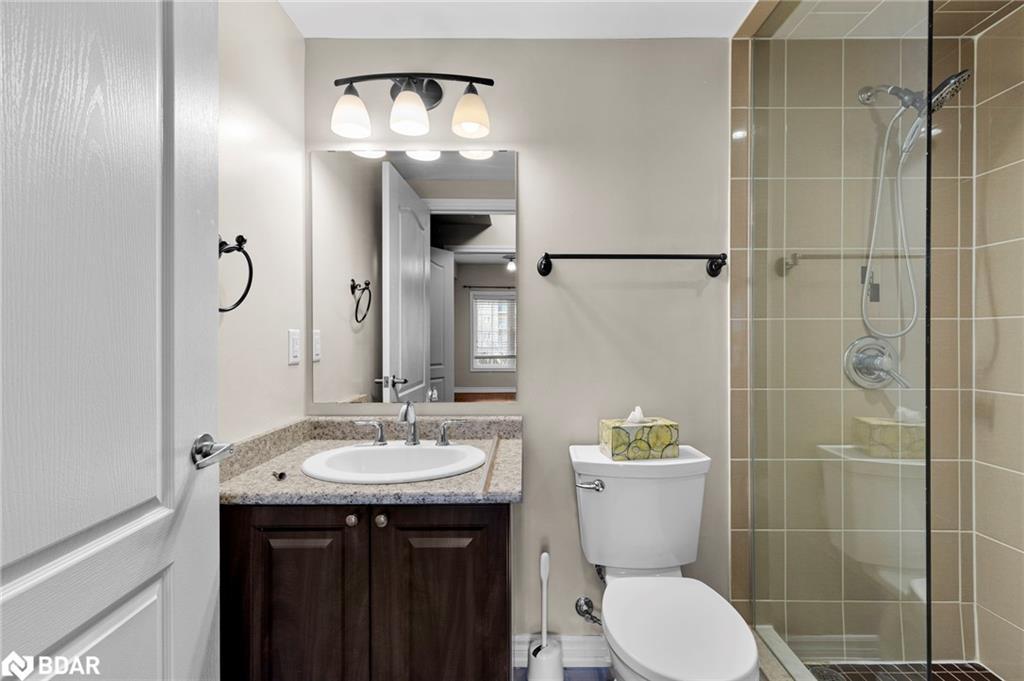 106-39 Ferndale Drive S, Barrie, ON - Indoor Photo Showing Bathroom