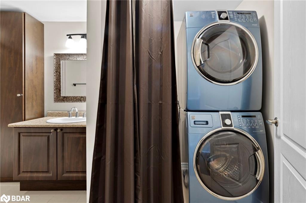 106-39 Ferndale Drive S, Barrie, ON - Indoor Photo Showing Laundry Room