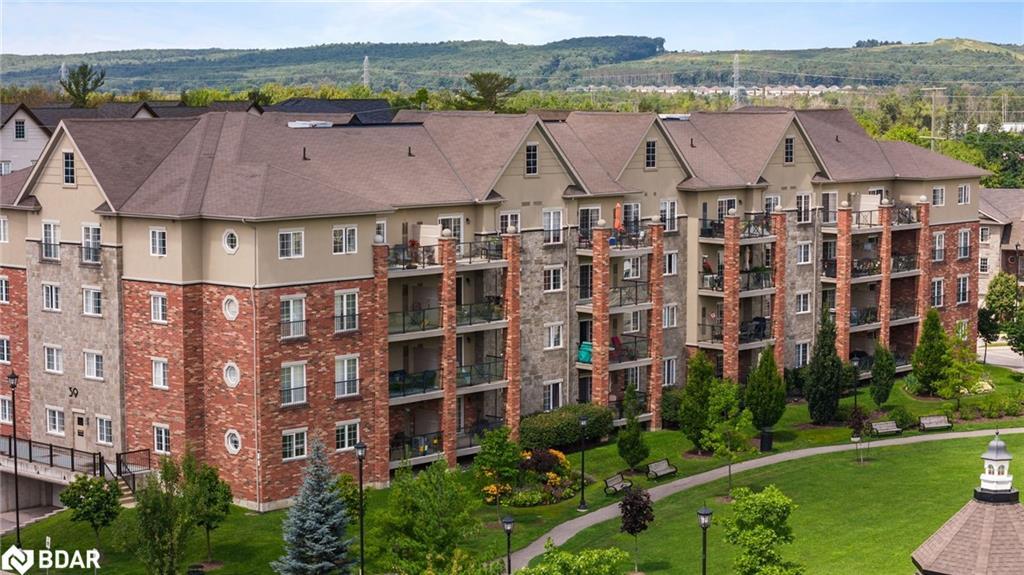 106-39 Ferndale Drive S, Barrie, ON - Outdoor With Facade
