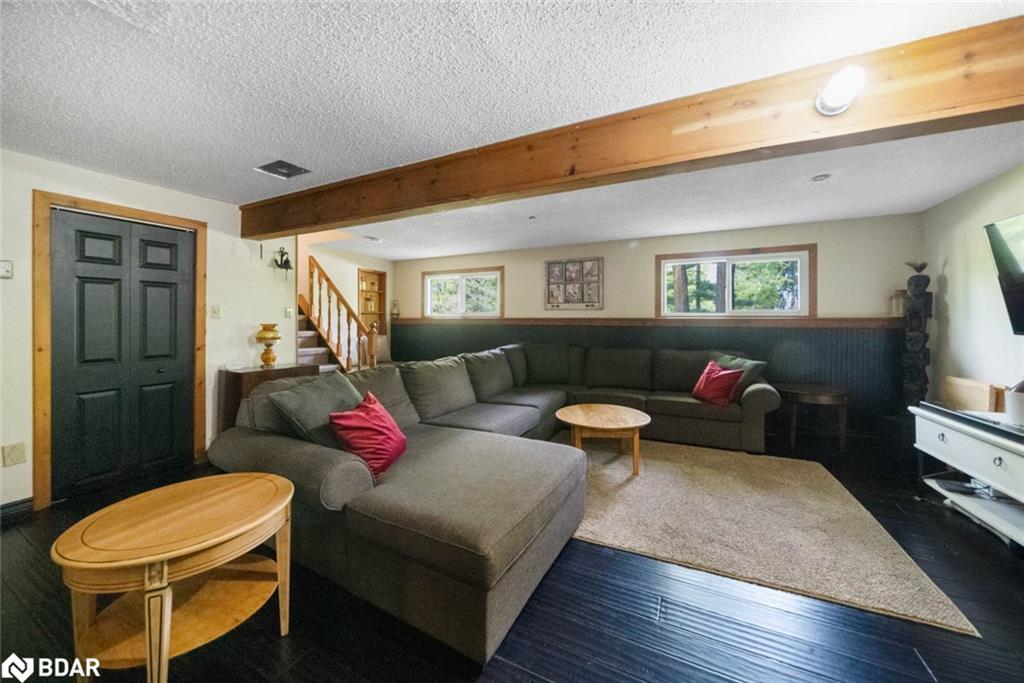 3923 Guest Road, Innisfil, ON - Indoor Photo Showing Other Room