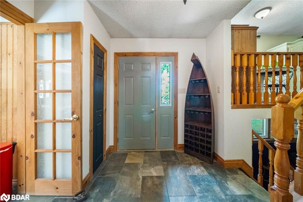 3923 Guest Road, Innisfil, ON - Indoor Photo Showing Other Room