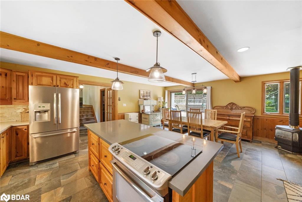 3923 Guest Road, Innisfil, ON - Indoor Photo Showing Kitchen