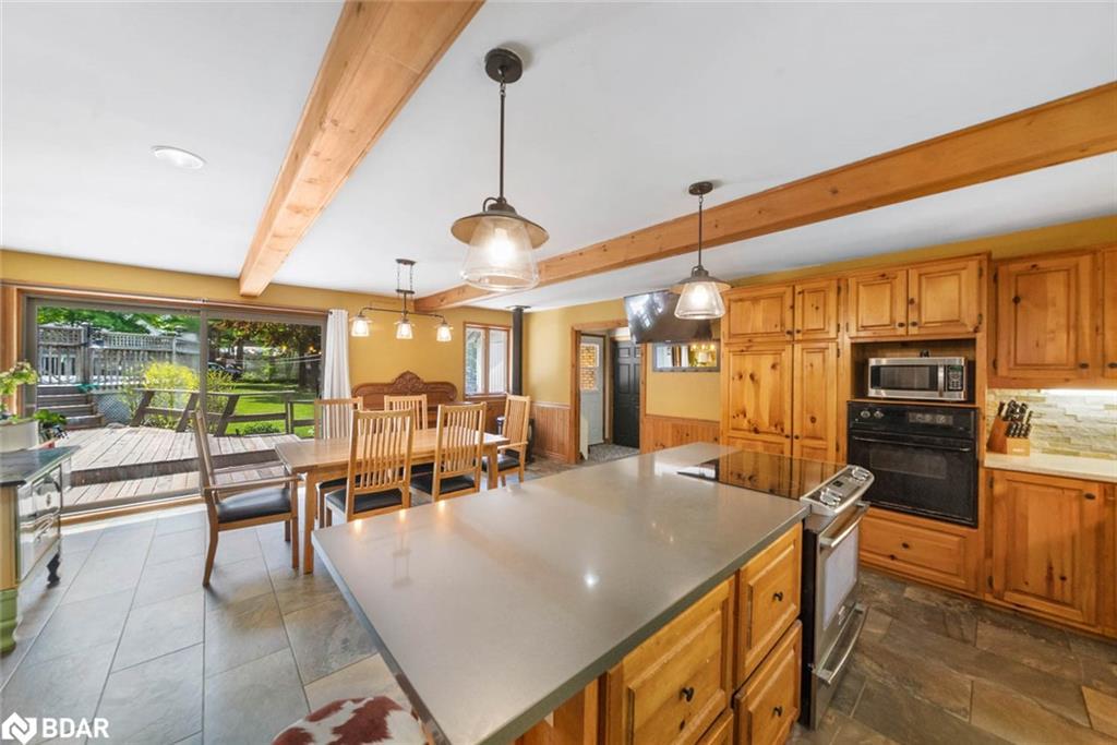 3923 Guest Road, Innisfil, ON - Indoor Photo Showing Kitchen