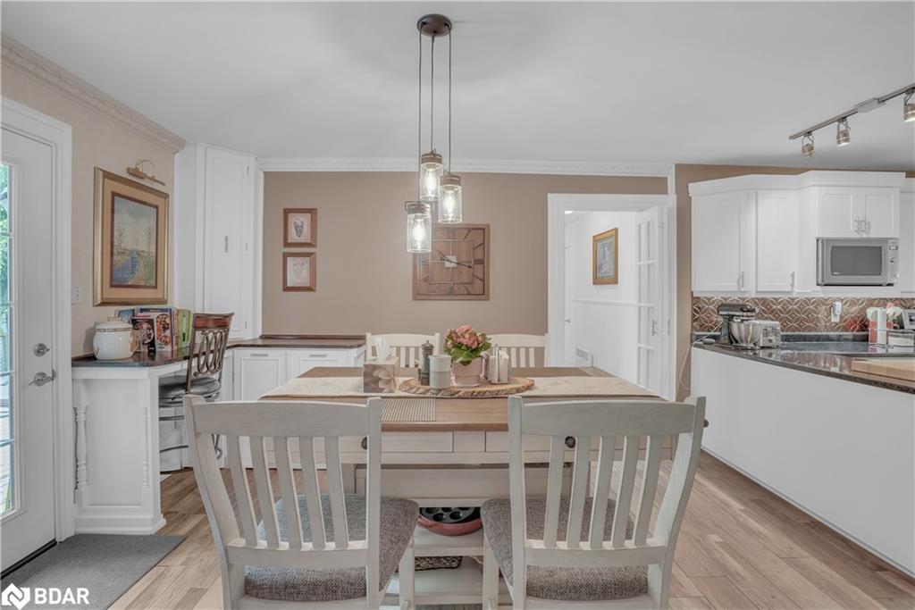 59 Withall Grove, Tiny, ON - Indoor Photo Showing Dining Room