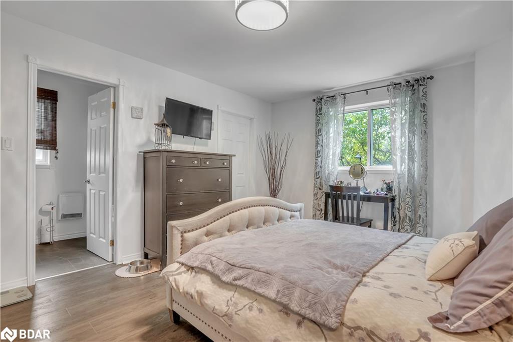 59 Withall Grove, Tiny, ON - Indoor Photo Showing Bedroom