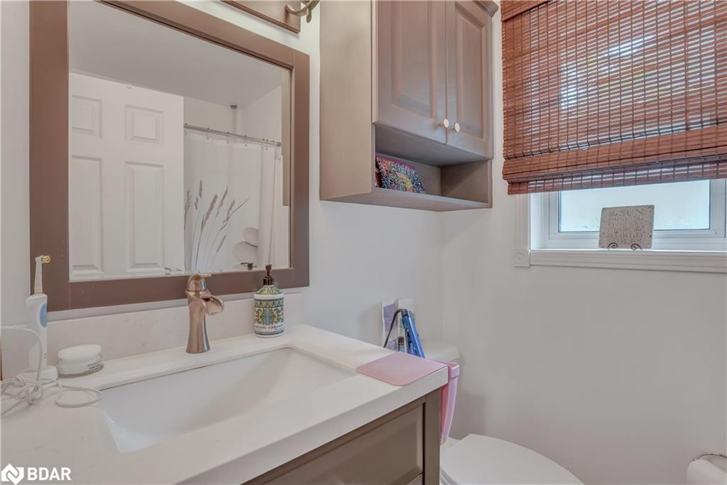 59 Withall Grove, Tiny, ON - Indoor Photo Showing Bathroom