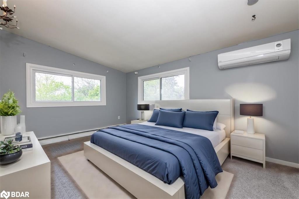 46 Eugenia Street, Barrie, ON - Indoor Photo Showing Bedroom