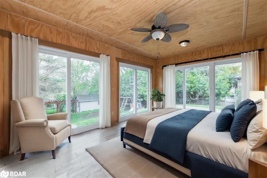 46 Eugenia Street, Barrie, ON - Indoor Photo Showing Bedroom