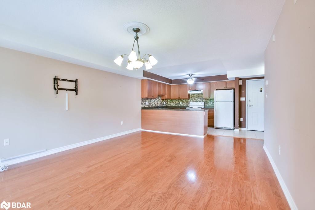 14-39 Coulter Street, Barrie, ON - Indoor Photo Showing Other Room