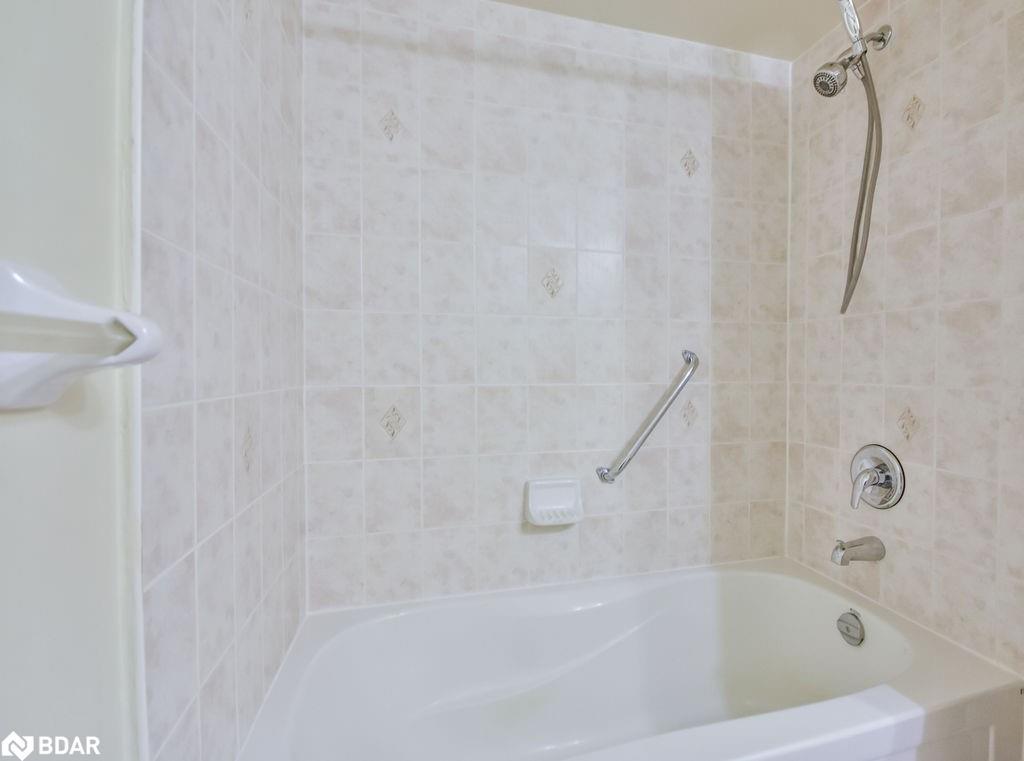 14-39 Coulter Street, Barrie, ON - Indoor Photo Showing Bathroom