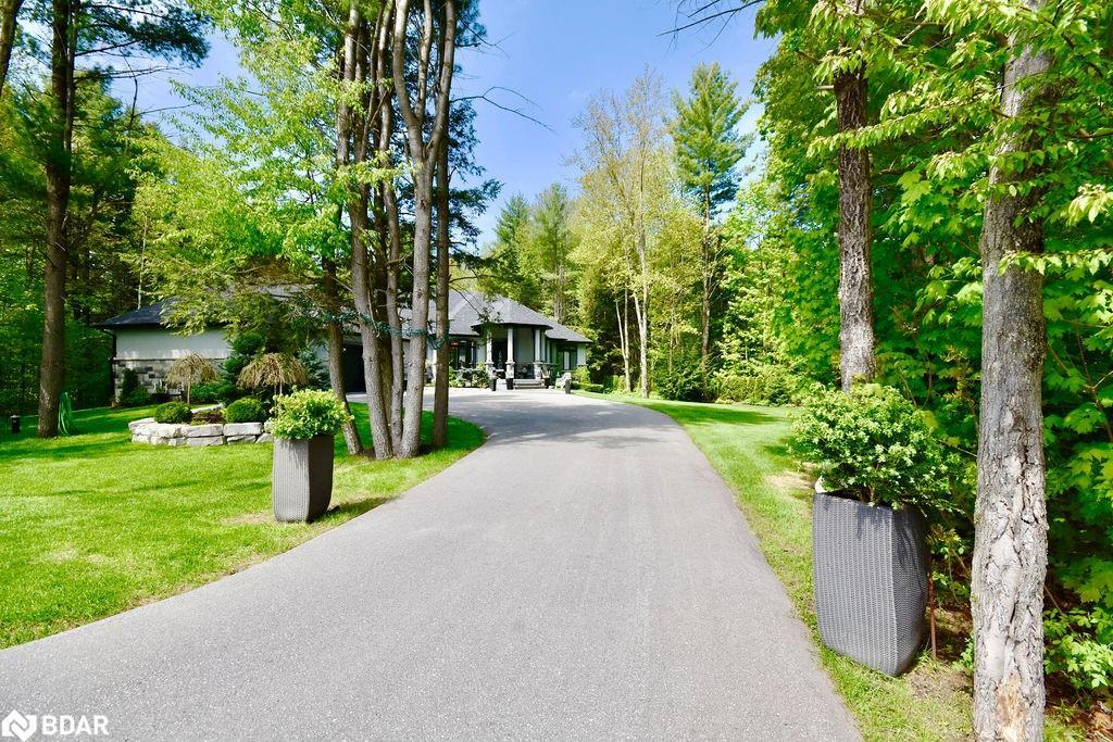 2 Sycamore Circle, Springwater, ON - Outdoor