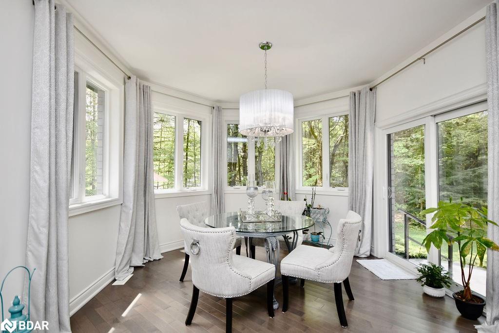 2 Sycamore Circle, Springwater, ON - Indoor Photo Showing Dining Room