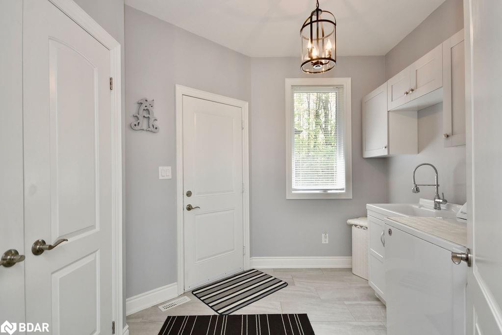 2 Sycamore Circle, Springwater, ON - Indoor