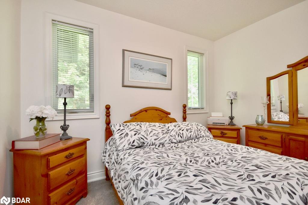 2 Sycamore Circle, Springwater, ON - Indoor Photo Showing Bedroom