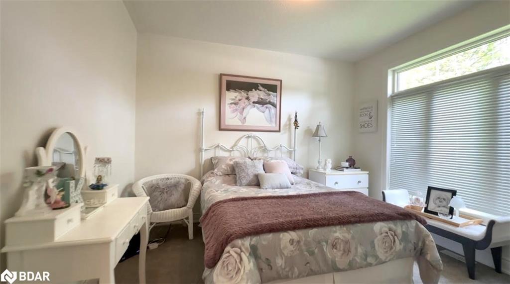 2 Sycamore Circle, Springwater, ON - Indoor Photo Showing Bedroom