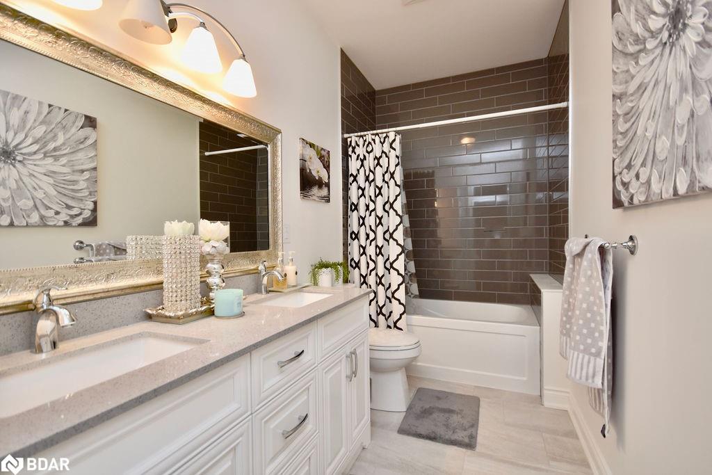 2 Sycamore Circle, Springwater, ON - Indoor Photo Showing Bathroom