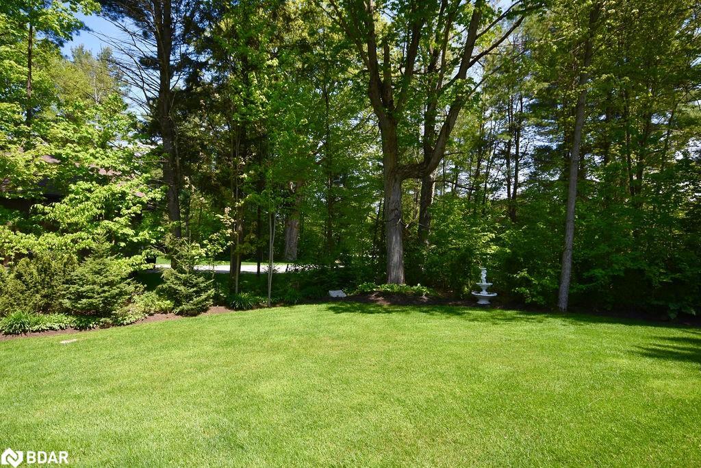 2 Sycamore Circle, Springwater, ON - Outdoor