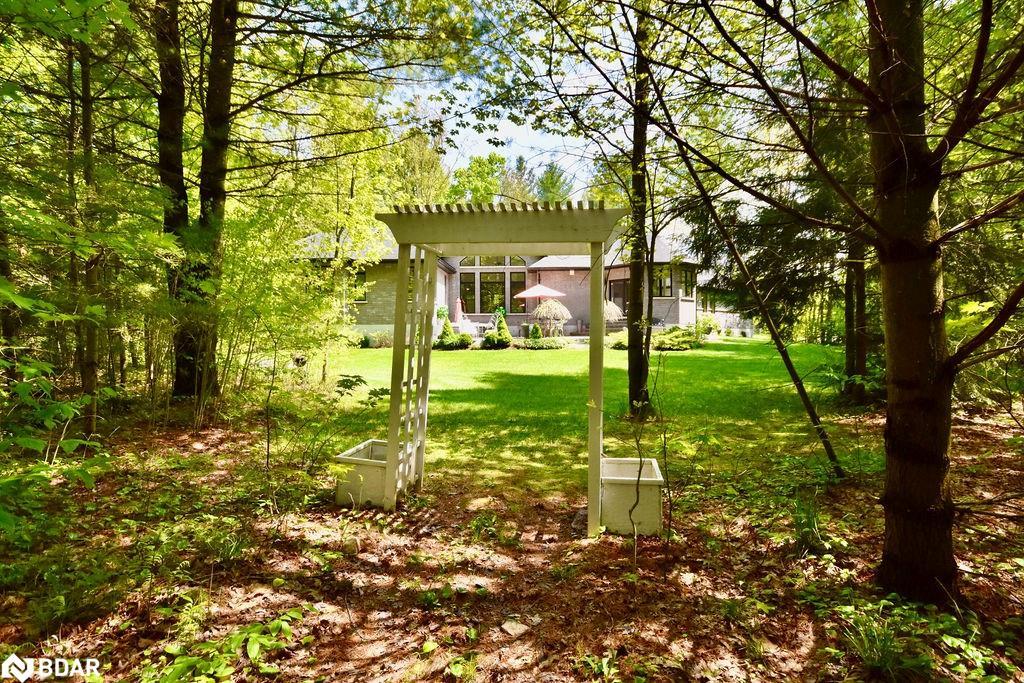 2 Sycamore Circle, Springwater, ON - Outdoor