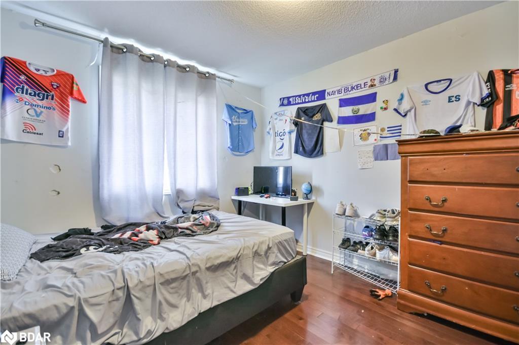 52 Elmbrook Drive, Barrie, ON - Indoor Photo Showing Bedroom