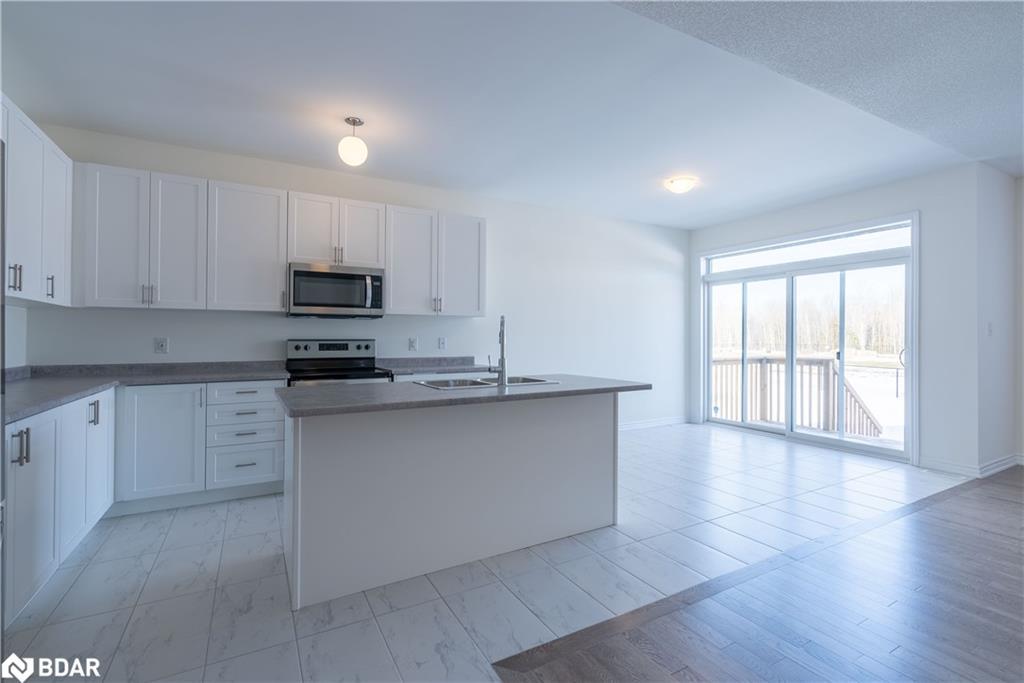 220 Ramblewood Drive, Wasaga Beach, ON - Indoor Photo Showing Kitchen