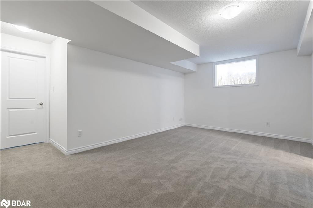 220 Ramblewood Drive, Wasaga Beach, ON - Indoor Photo Showing Other Room