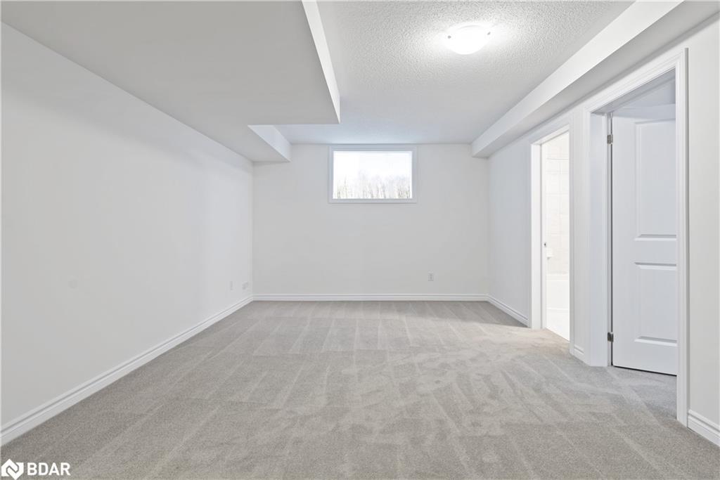 220 Ramblewood Drive, Wasaga Beach, ON - Indoor Photo Showing Other Room