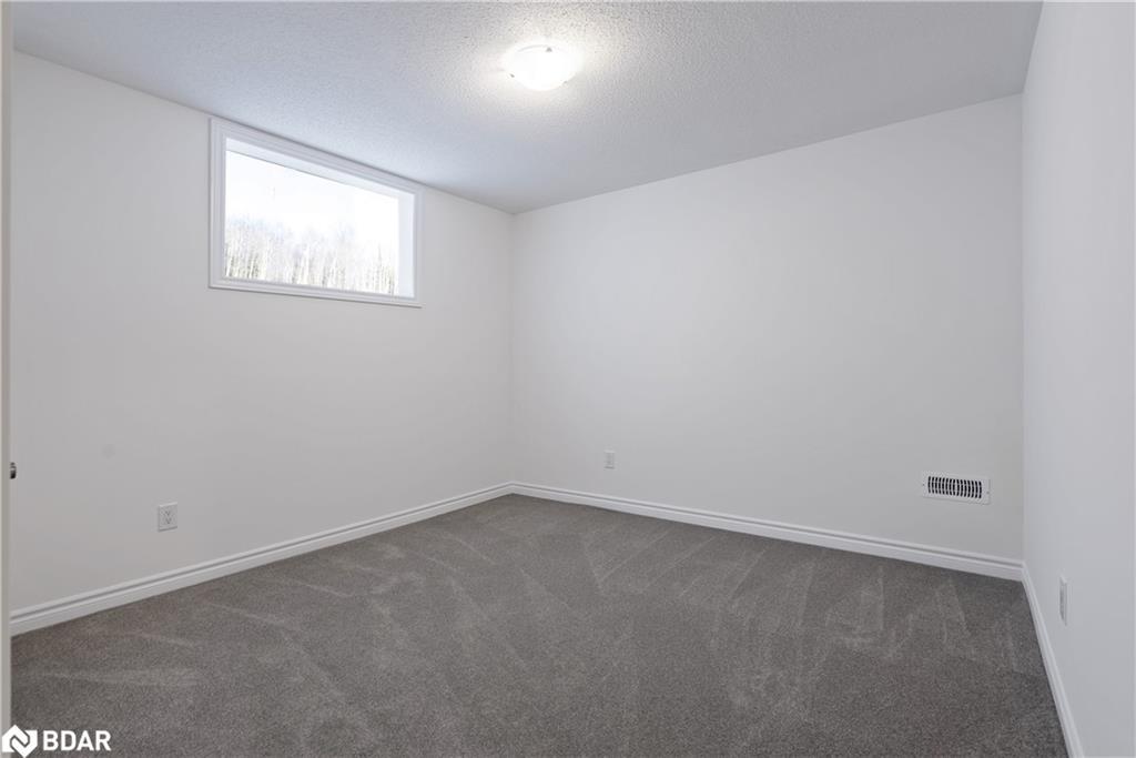 220 Ramblewood Drive, Wasaga Beach, ON - Indoor Photo Showing Other Room