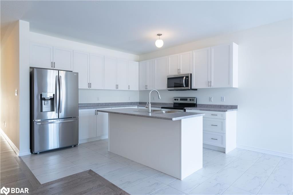220 Ramblewood Drive, Wasaga Beach, ON - Indoor Photo Showing Kitchen