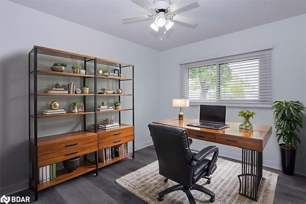 25 Hawthorne Drive, Innisfil, ON - Indoor Photo Showing Office