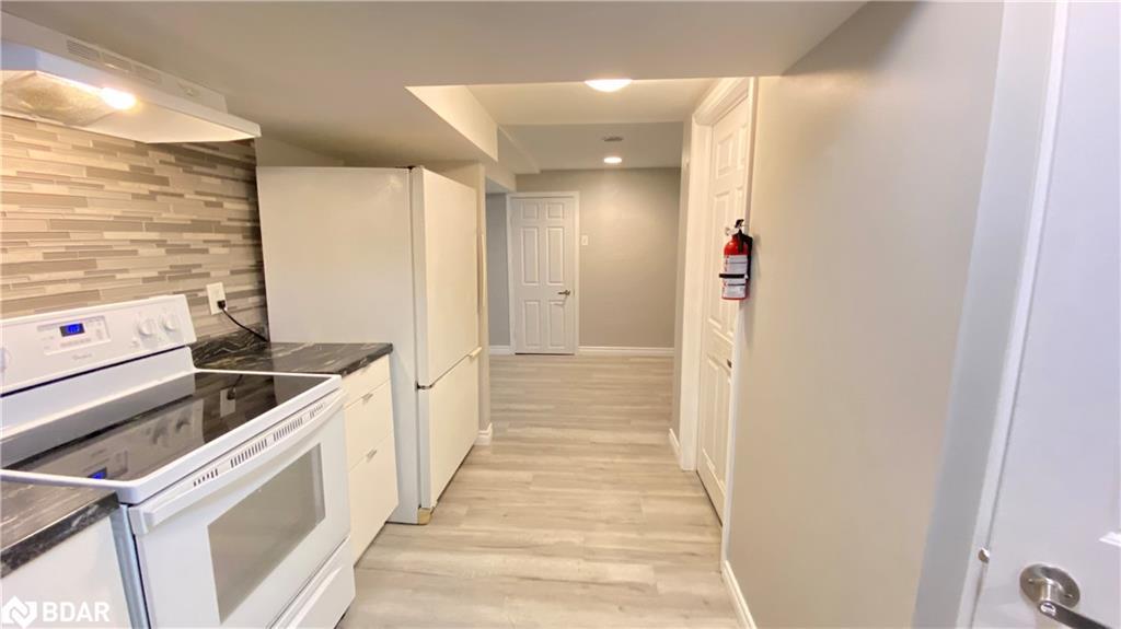 Bmst-22 Amblecote Place, Hamilton, ON - Indoor Photo Showing Kitchen