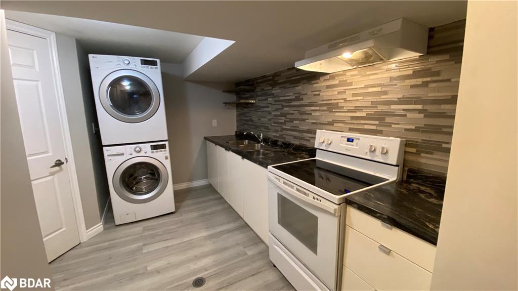 Bmst-22 Amblecote Place, Hamilton, ON - Indoor Photo Showing Laundry Room