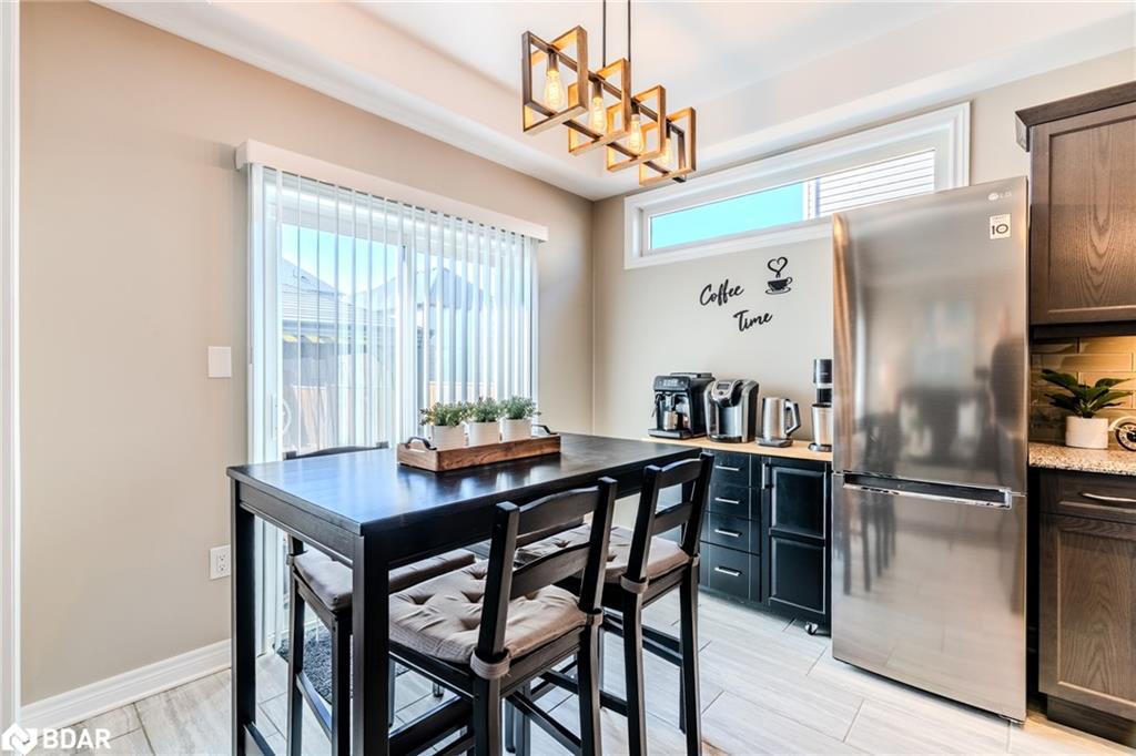 7787 Hanniwell Street, Niagara Falls, ON - Indoor Photo Showing Dining Room