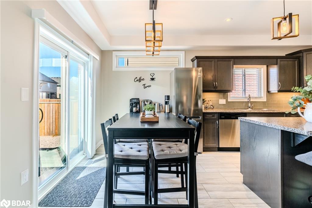 7787 Hanniwell Street, Niagara Falls, ON - Indoor