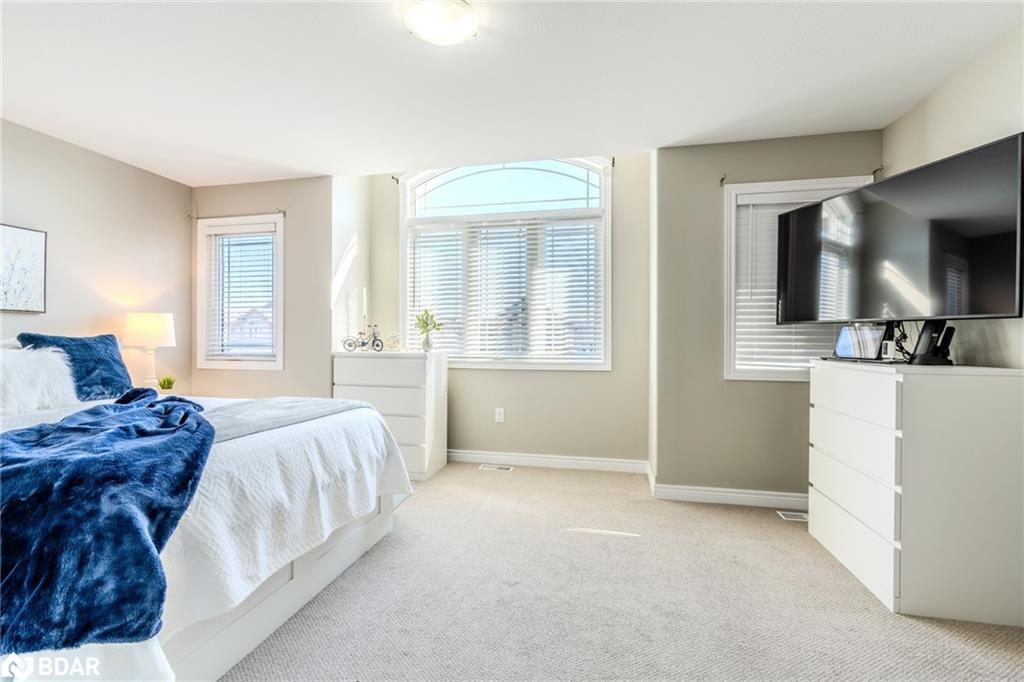7787 Hanniwell Street, Niagara Falls, ON - Indoor Photo Showing Bedroom