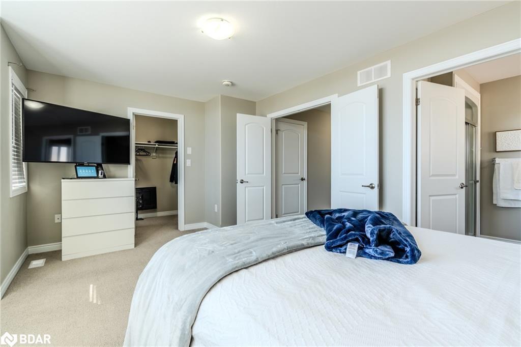 7787 Hanniwell Street, Niagara Falls, ON - Indoor Photo Showing Bedroom