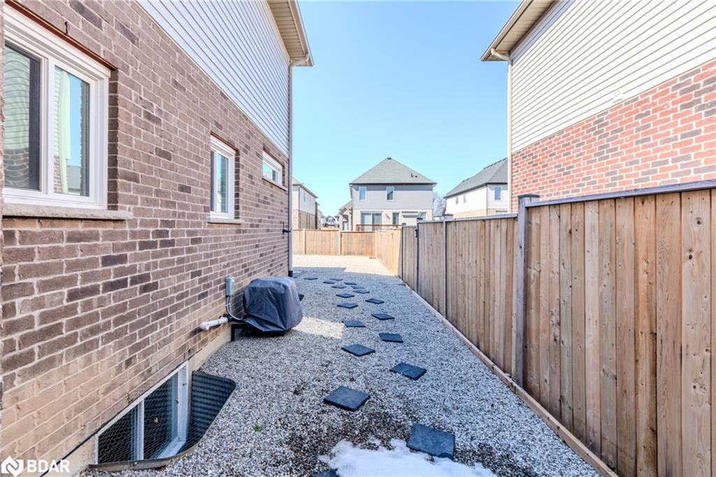 7787 Hanniwell Street, Niagara Falls, ON - Outdoor With Exterior