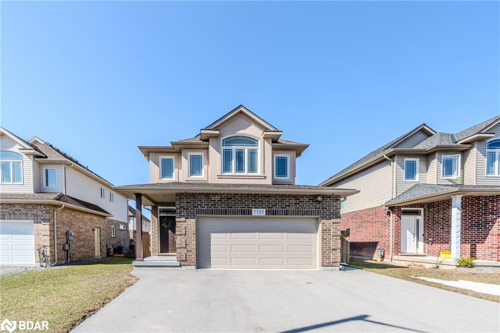 7787 Hanniwell Street, Niagara Falls, ON - Outdoor With Facade
