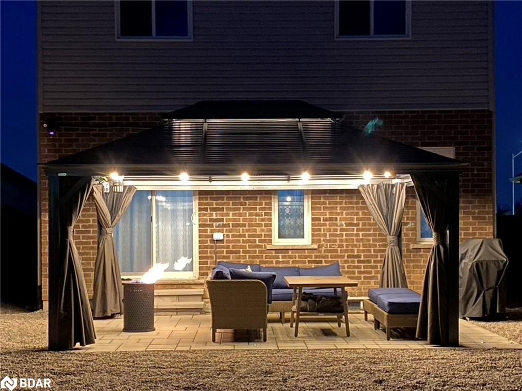 7787 Hanniwell Street, Niagara Falls, ON - With Exterior