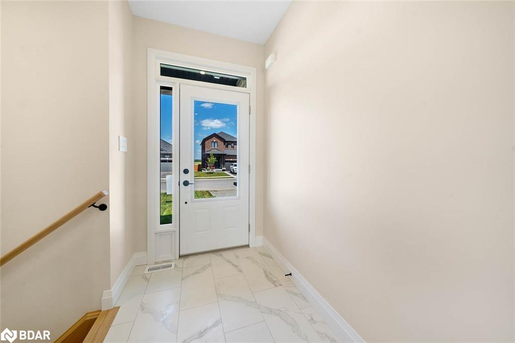 127 Ritchie Crescent, Springwater, ON - Indoor Photo Showing Other Room