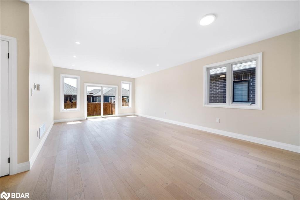 127 Ritchie Crescent, Springwater, ON - Indoor