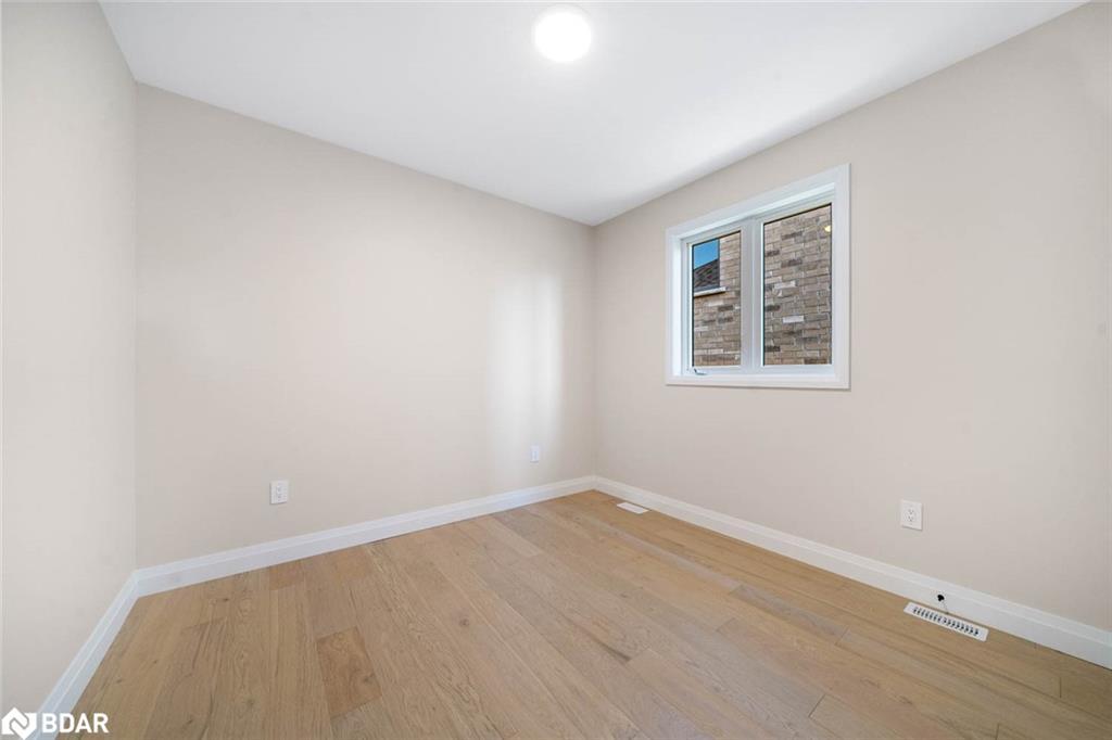 127 Ritchie Crescent, Springwater, ON - Indoor Photo Showing Other Room