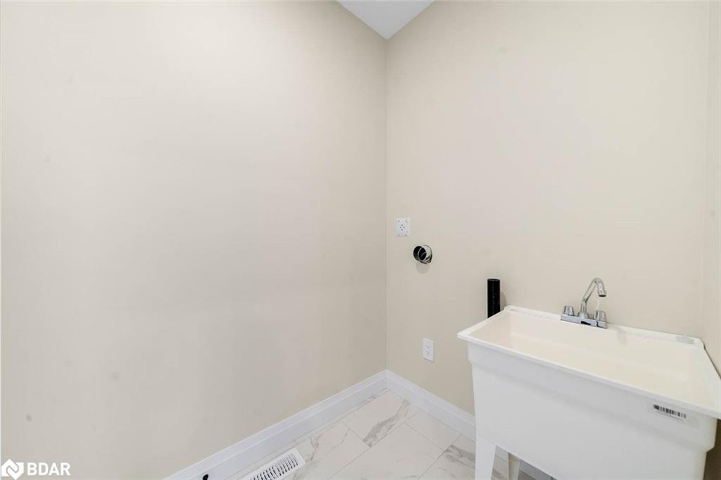 127 Ritchie Crescent, Springwater, ON - Indoor