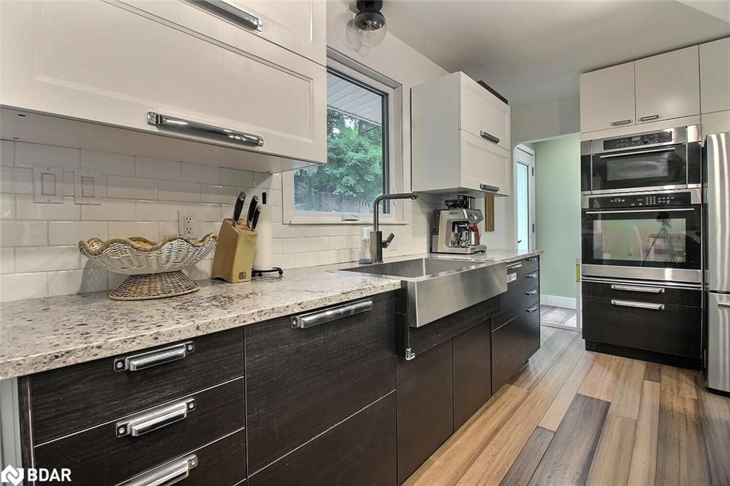 13 Parkside Drive, Quinte West, ON - Indoor Photo Showing Kitchen With Upgraded Kitchen