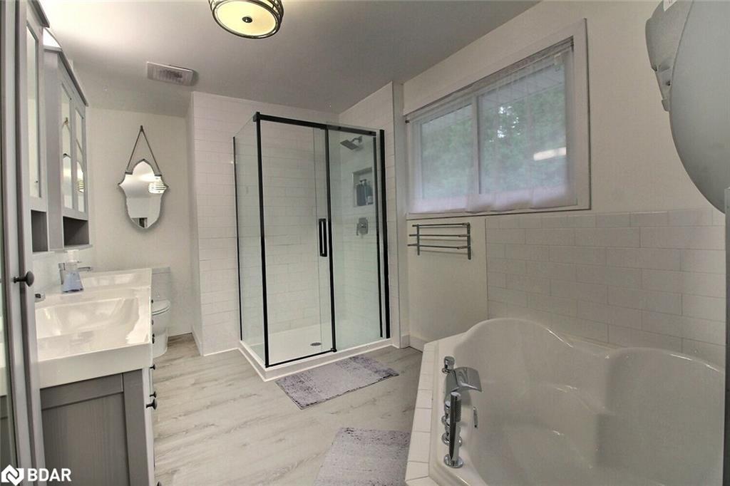 13 Parkside Drive, Quinte West, ON - Indoor Photo Showing Bathroom