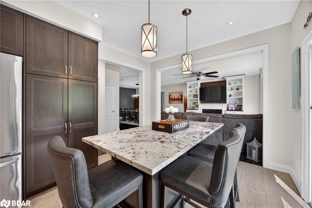 41 Landscape Drive, Oro-Medonte, ON - Indoor Photo Showing Dining Room