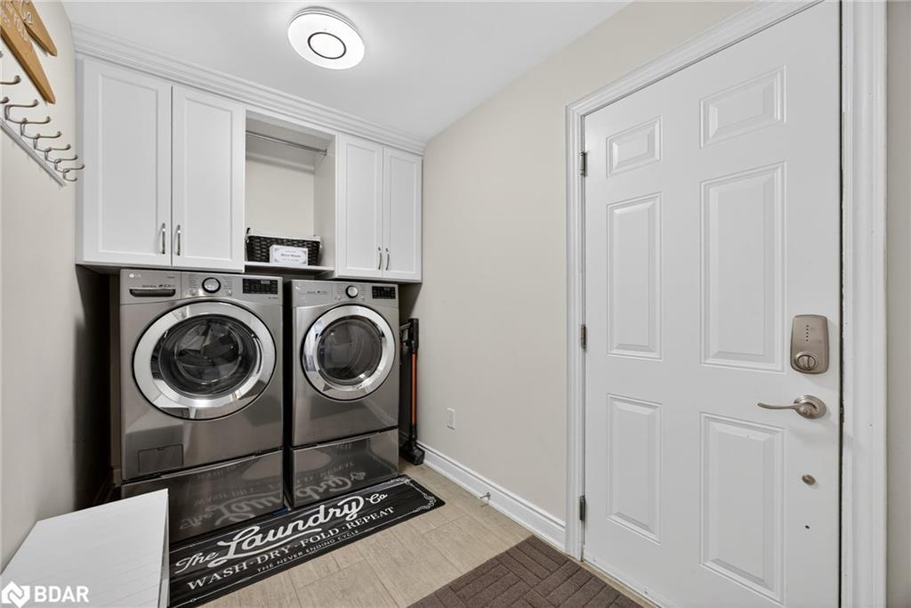 41 Landscape Drive, Oro-Medonte, ON - Indoor Photo Showing Laundry Room