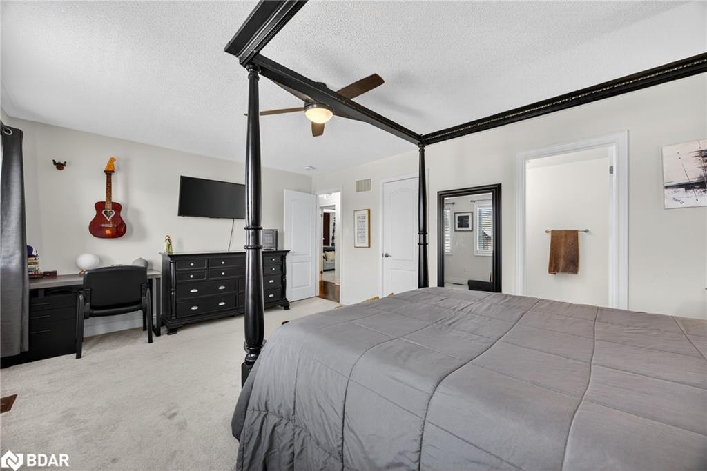 41 Landscape Drive, Oro-Medonte, ON - Indoor Photo Showing Bedroom
